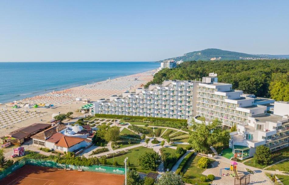 Laguna Beach Hotel Αλμπένα Εξωτερικό φωτογραφία