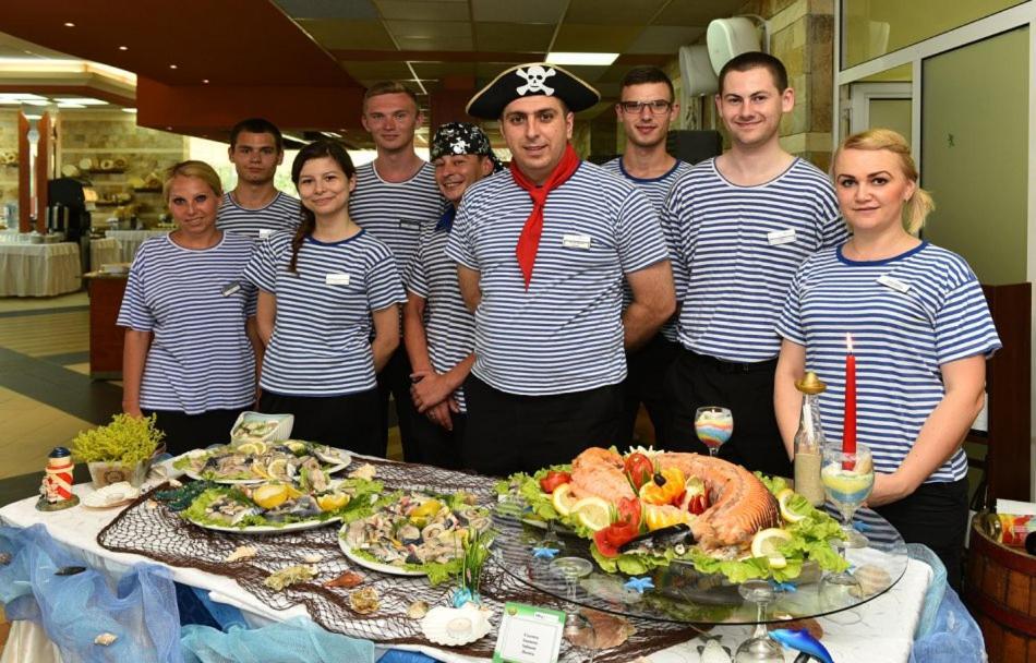 Laguna Beach Hotel Αλμπένα Εξωτερικό φωτογραφία