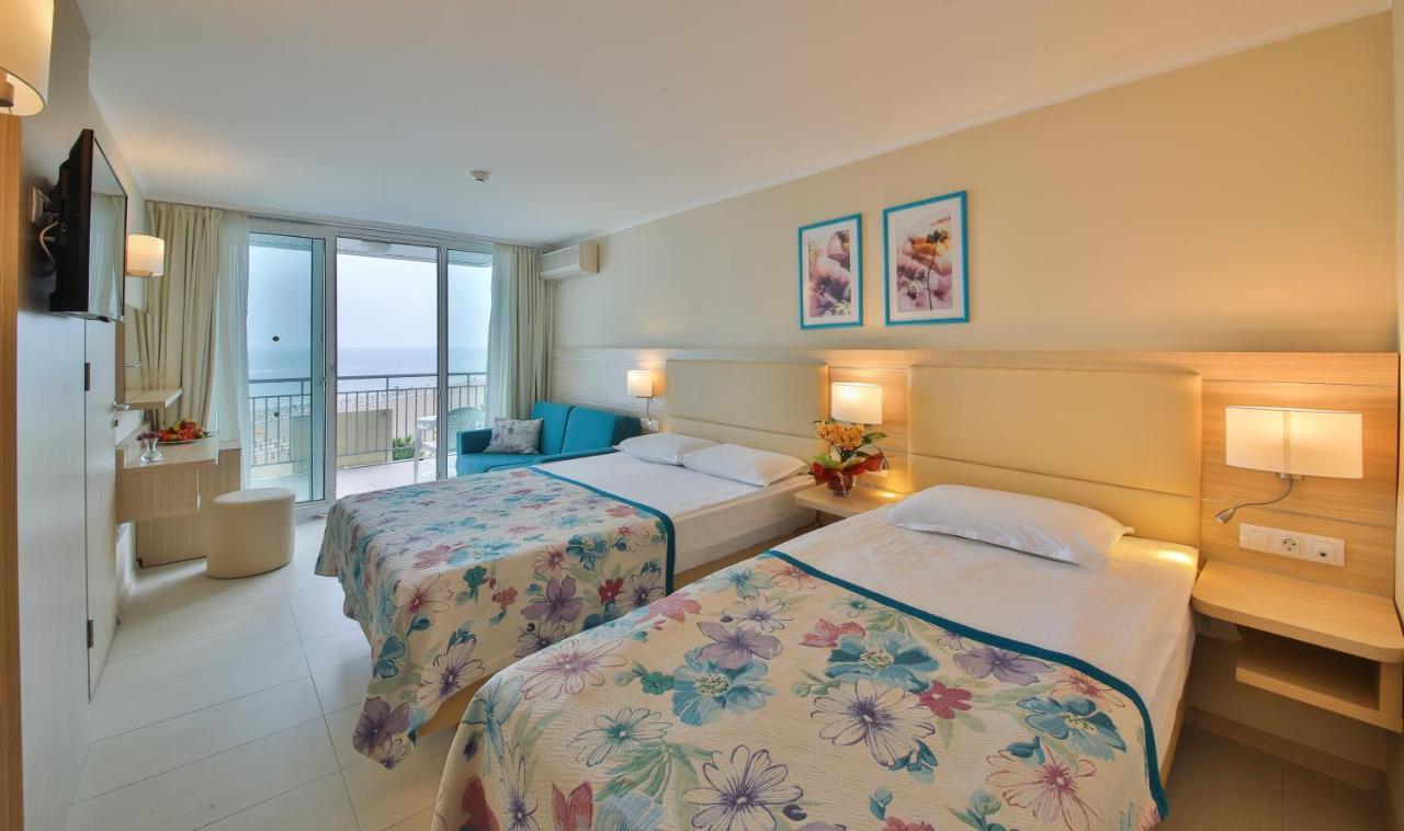 Laguna Beach Hotel Αλμπένα Εξωτερικό φωτογραφία