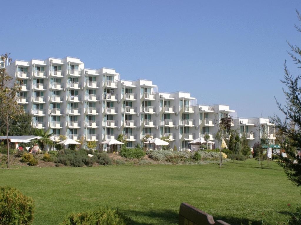 Laguna Beach Hotel Αλμπένα Εξωτερικό φωτογραφία