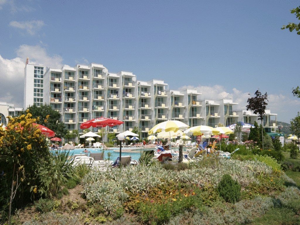 Laguna Beach Hotel Αλμπένα Εξωτερικό φωτογραφία